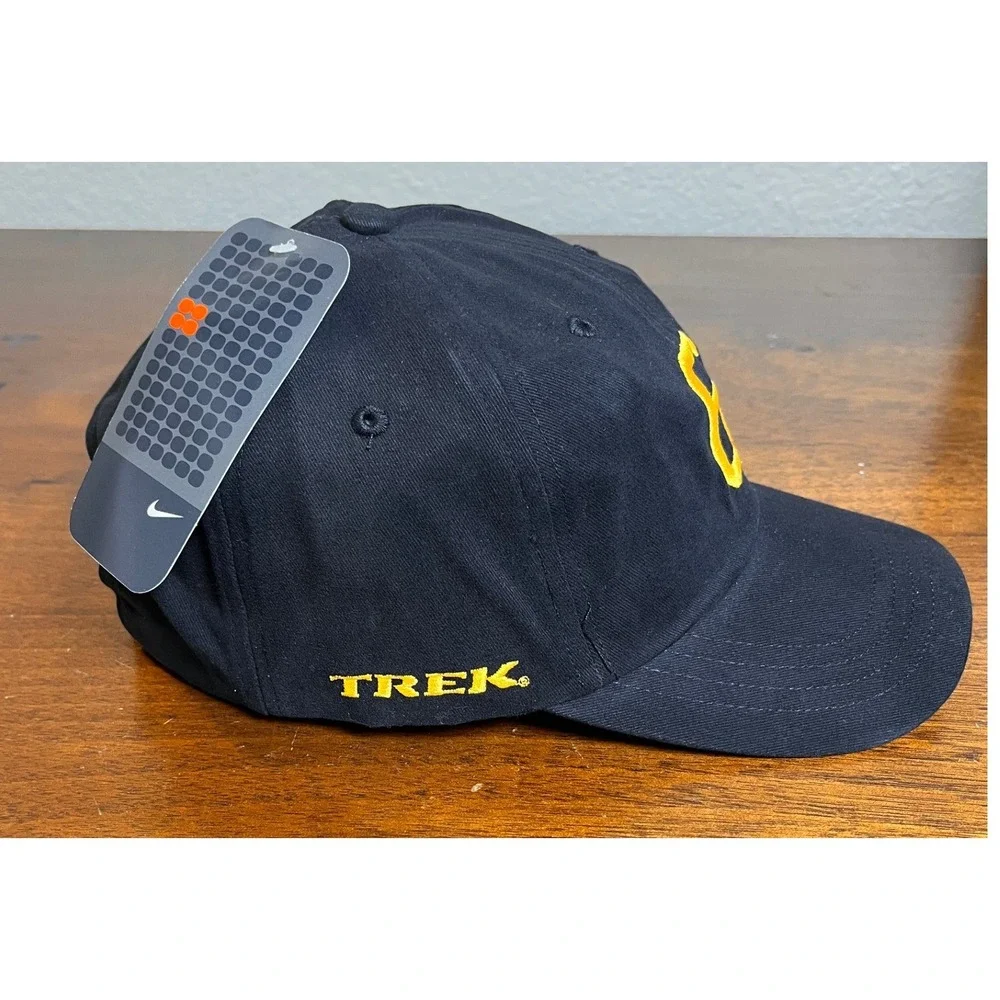 Nike Six Cap Trek Cycling Hat Black Yellow #6 Strapback NWT OSFA Rare